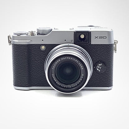 【全額返金保証】【最速発送】FUJIFILM コンパクトデジタルカメラ X20 シルバー 動作確認済
