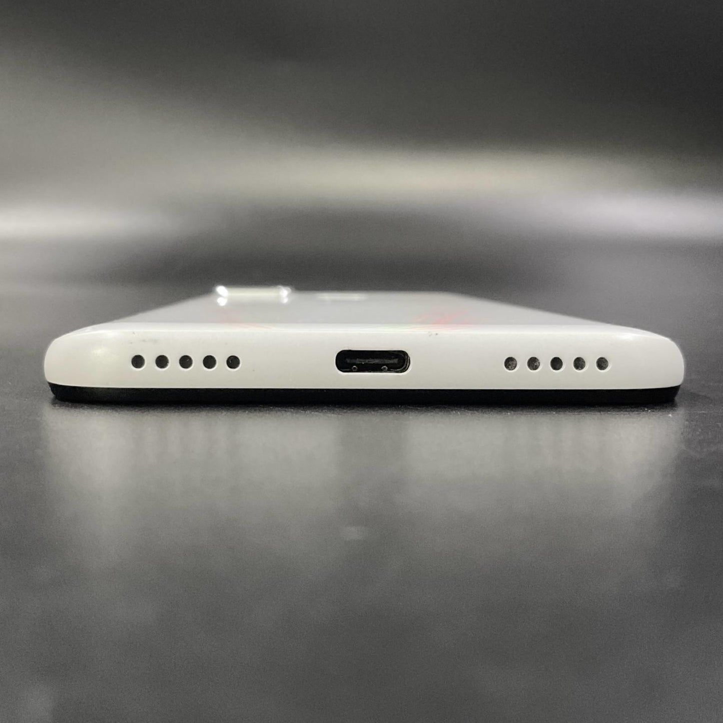 【全額返金保証】【最速発送】トーンモバイル TONE e21 128GB ホワイト SIMフリー TONE_e21 動作確認済
