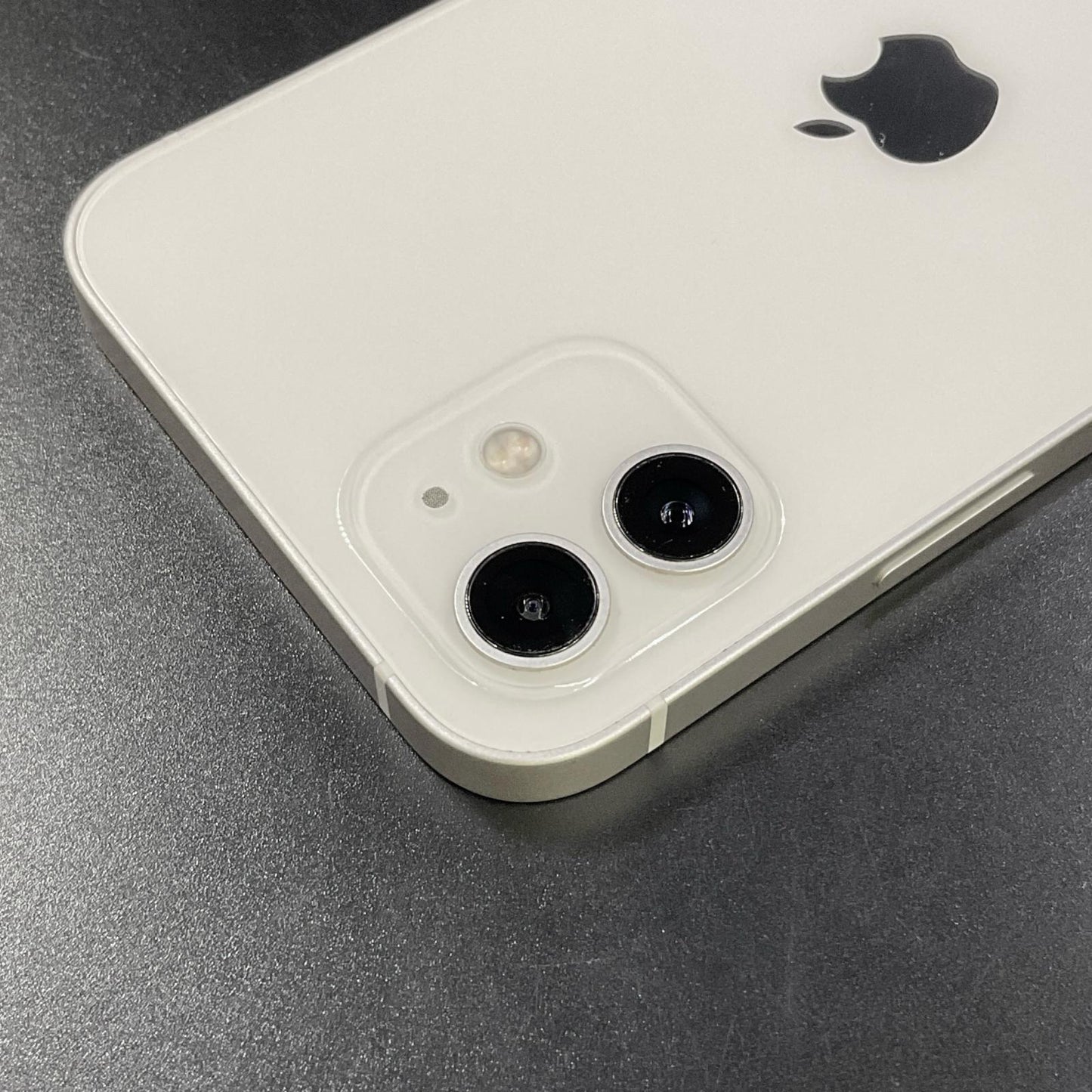 【全額返金保証】【最速発送】Apple iPhone iPhone 12 128GB ホワイト 楽天モバイル 白ロム 動作確認済 81%