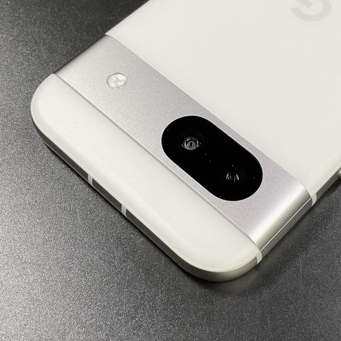 【全額返金保証】【最速発送】Google Pixel 8a 128GB Porcelain au G576D 白ロム 超美品 動作確認済