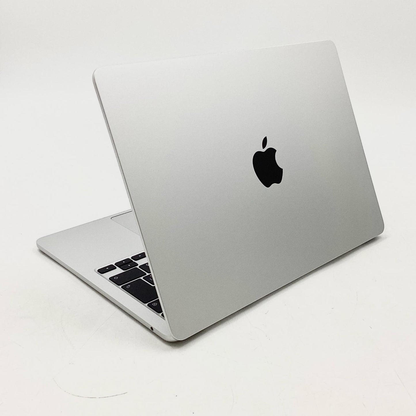 【全額返金保証】【最速発送】Apple MacBook Air 13インチ 2024 Apple M3 16GB SSD 256GB シルバー 100% 美品 動作確認済
