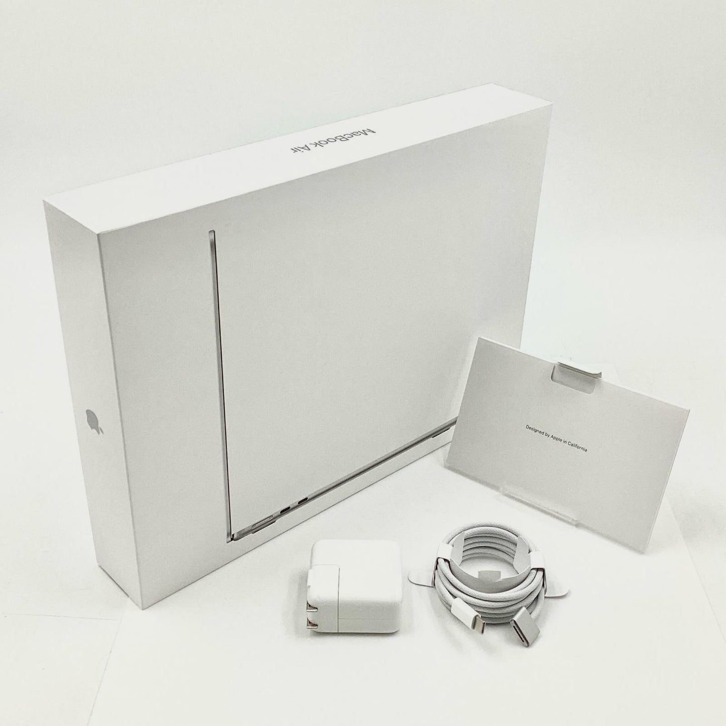 【全額返金保証】【最速発送】Apple MacBook Air 13インチ 2024 Apple M3 16GB SSD 256GB シルバー 100% 美品 動作確認済