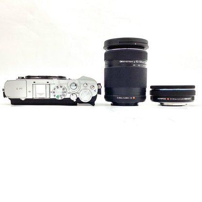 【全額返金保証】【最速発送】OLYMPUS デジタル一眼 PEN E-P7 EZダブルズームキット シルバー 超美品 動作確認済