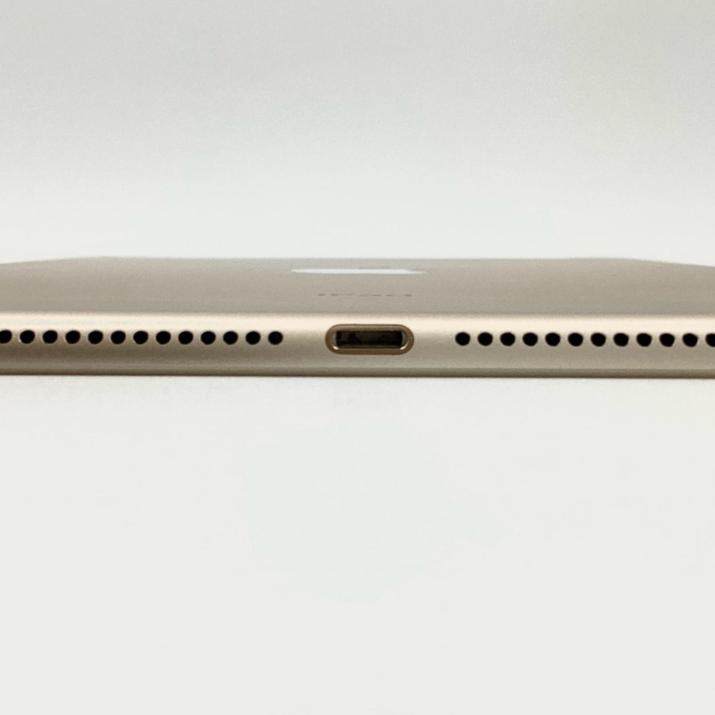 【全額返金保証】【最速発送】Apple iPad Air 第2世代 32GB ゴールド WiFi+Cellular docomo 白ロム 動作確認済