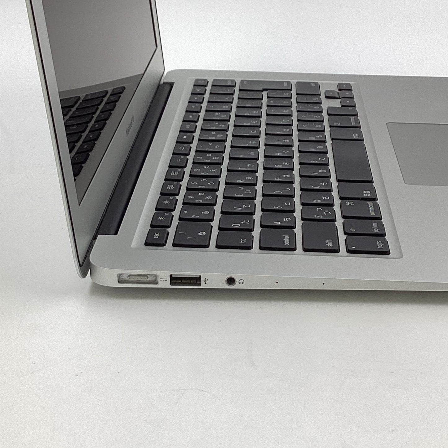 【最速発送】Apple MacBook Air 13インチ 2013 1.3 GHz デュアルコアIntel Core i5 4GB SSD 128GB シルバー【難有】