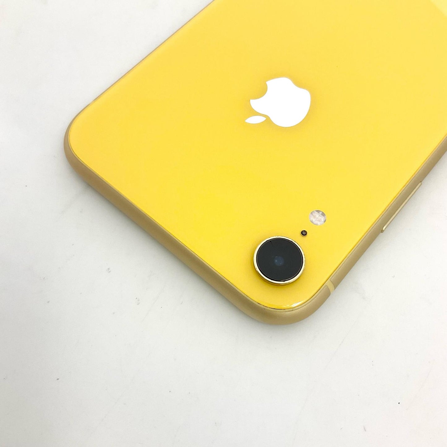 【全額返金保証】【最速発送】Apple iPhone iPhone XR 256GB イエロー au SIMフリー 白ロム 動作確認済 87%