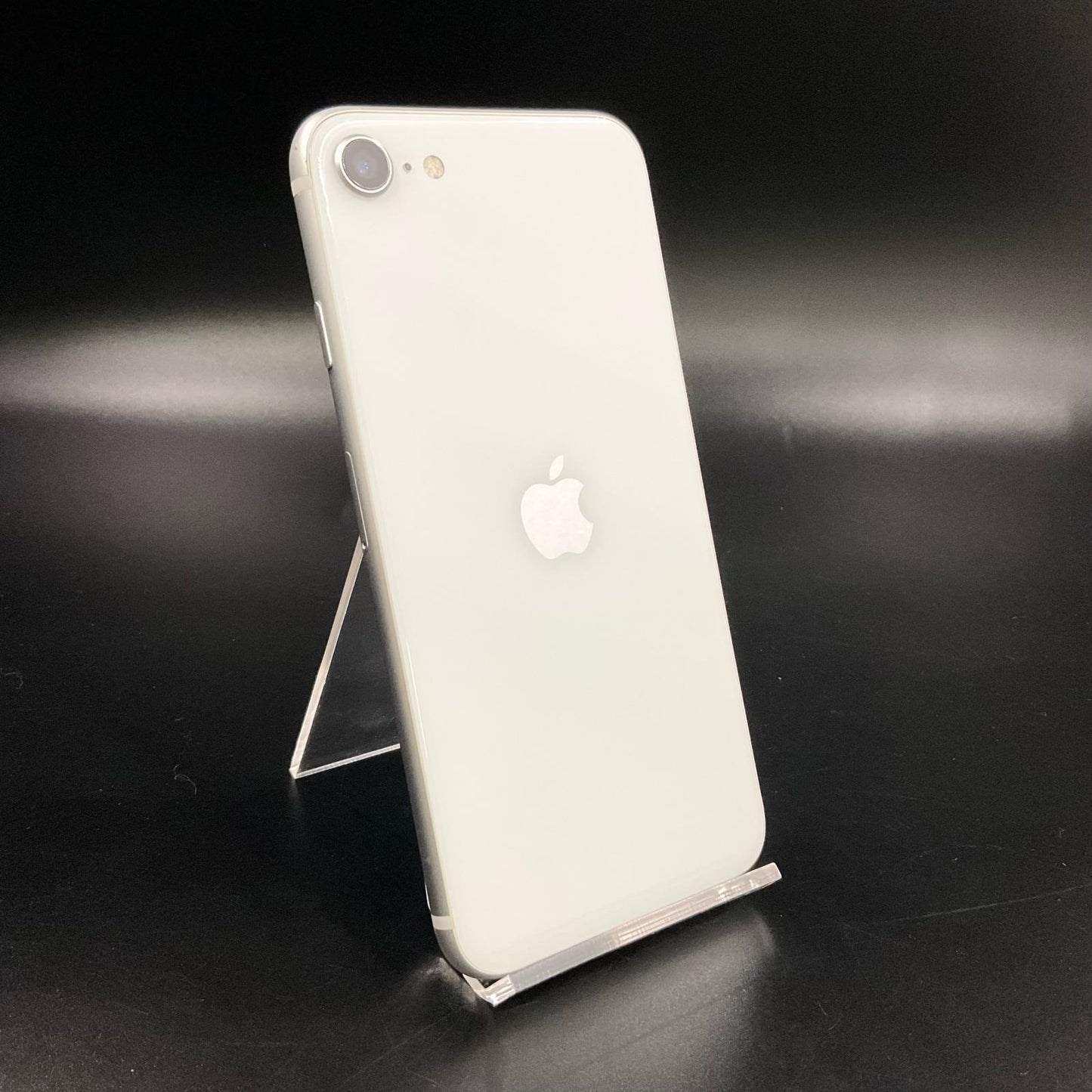 【全額返金保証】【最速発送】Apple iPhone iPhone SE（第2世代） 128GB ホワイト au 白ロム 動作確認済 77%