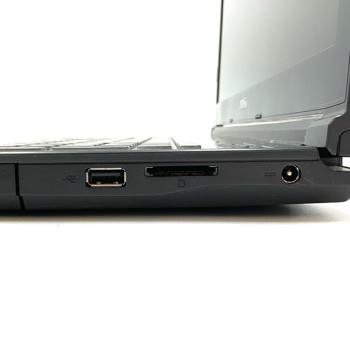 【最速発送】MSI GP72 7RDX MS-1799 Intel(R) Core(TM) i7-7700HQ CPU @ 2.80GHz 2.80GHz 16GB M.2 SSD 128GB NVIDIA GeForce GTX 1050 95.1%【難有】