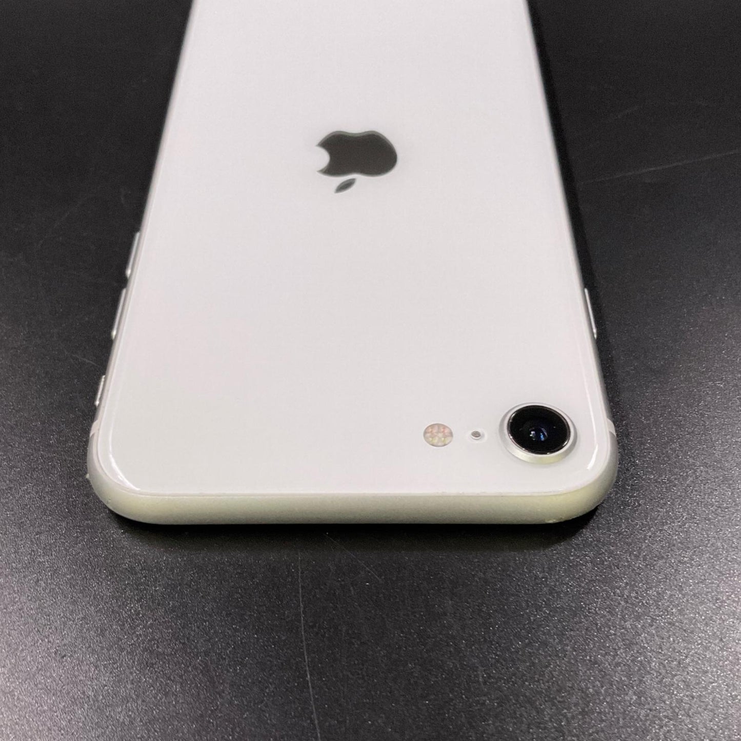 【全額返金保証】【最速発送】Apple iPhone iPhone SE（第2世代） 128GB ホワイト SIMフリー 動作確認済 80%