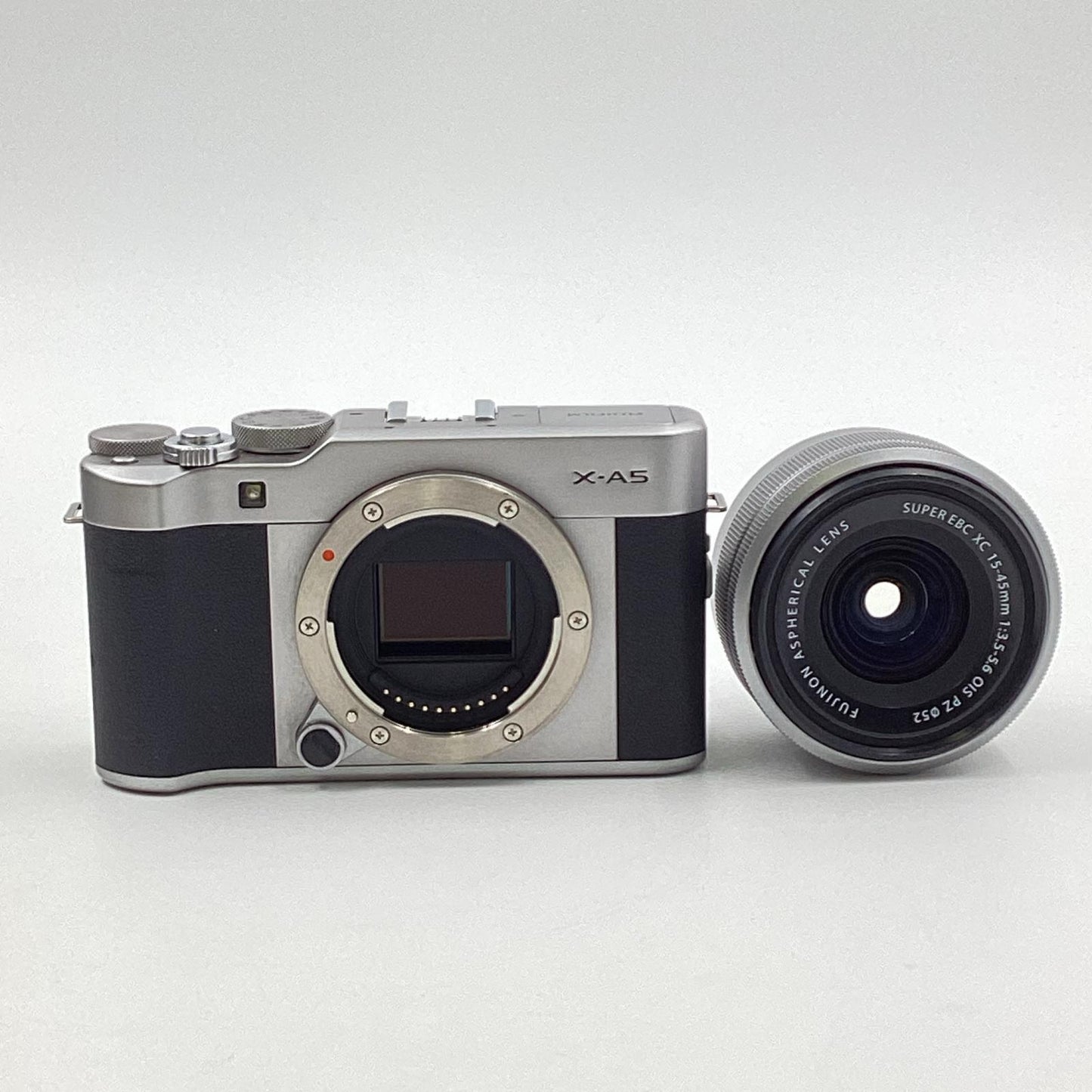 【全額返金保証】【最速発送】FUJIFILM デジタル一眼 X-A5 レンズキット シルバー 美品 動作確認済