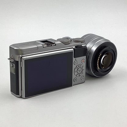 【全額返金保証】【最速発送】FUJIFILM デジタル一眼 X-A5 レンズキット シルバー 美品 動作確認済