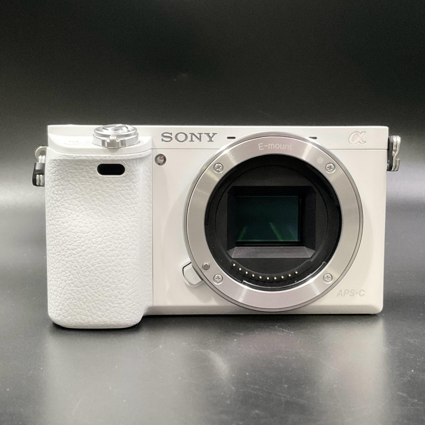 【全額返金保証】【最速発送】Sony デジタル一眼 α6000 ILCE-6000 ボディ ホワイト 美品 動作確認済