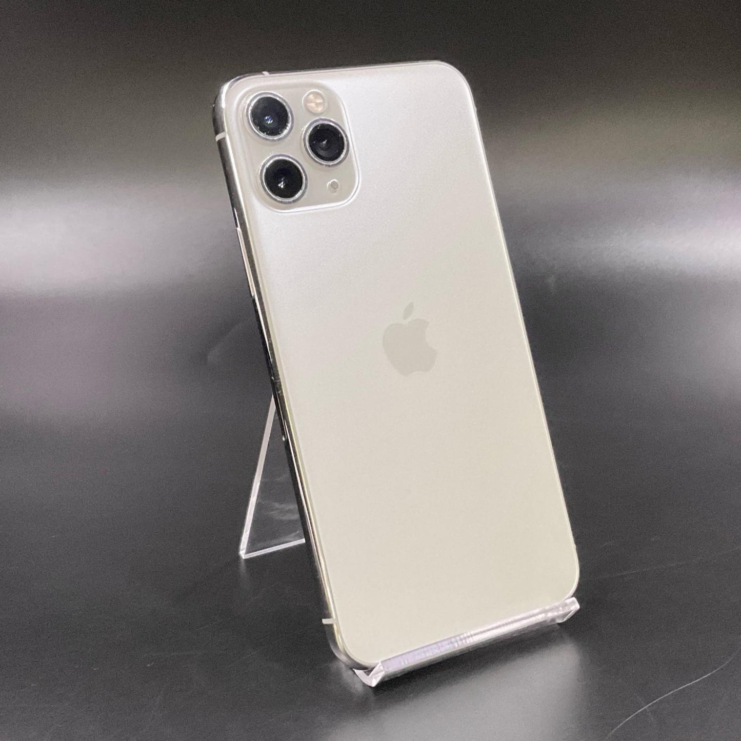 【全額返金保証】【最速発送】Apple iPhone iPhone 11 Pro 64GB シルバー au 白ロム 動作確認済 83.9%