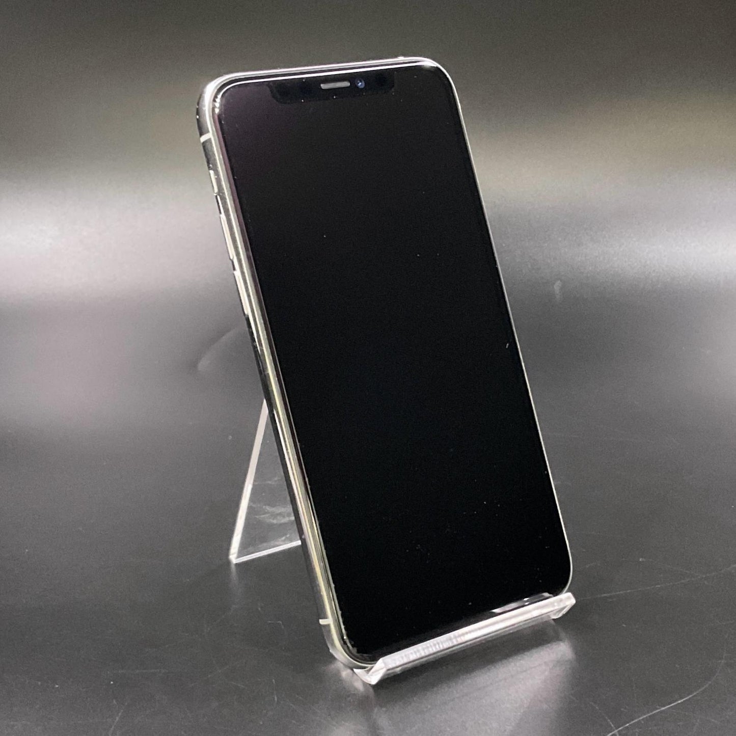 【全額返金保証】【最速発送】Apple iPhone iPhone 11 Pro 64GB シルバー au 白ロム 動作確認済 83.9%