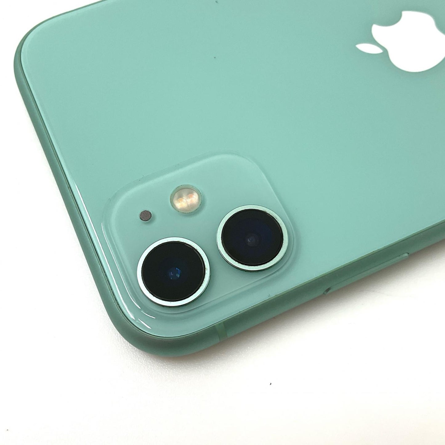 【全額返金保証】【最速発送】Apple iPhone iPhone 11 64GB グリーン au 白ロム 動作確認済 84%