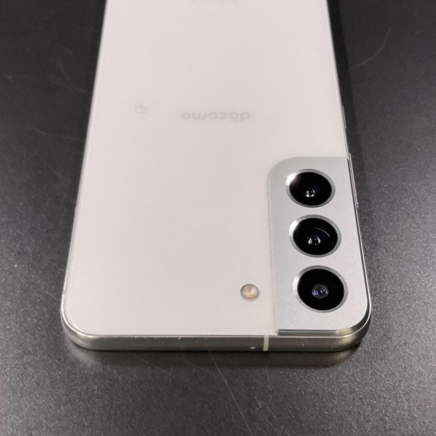 【全額返金保証】【最速発送】SAMSUNG Galaxy S22 256GB ファントムホワイト docomo SC-51C 動作確認済