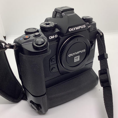 【全額返金保証】【最速発送】OLYMPUS デジタル一眼 OM-D E-M1 ボディ [ブラック] ブラック 動作確認済