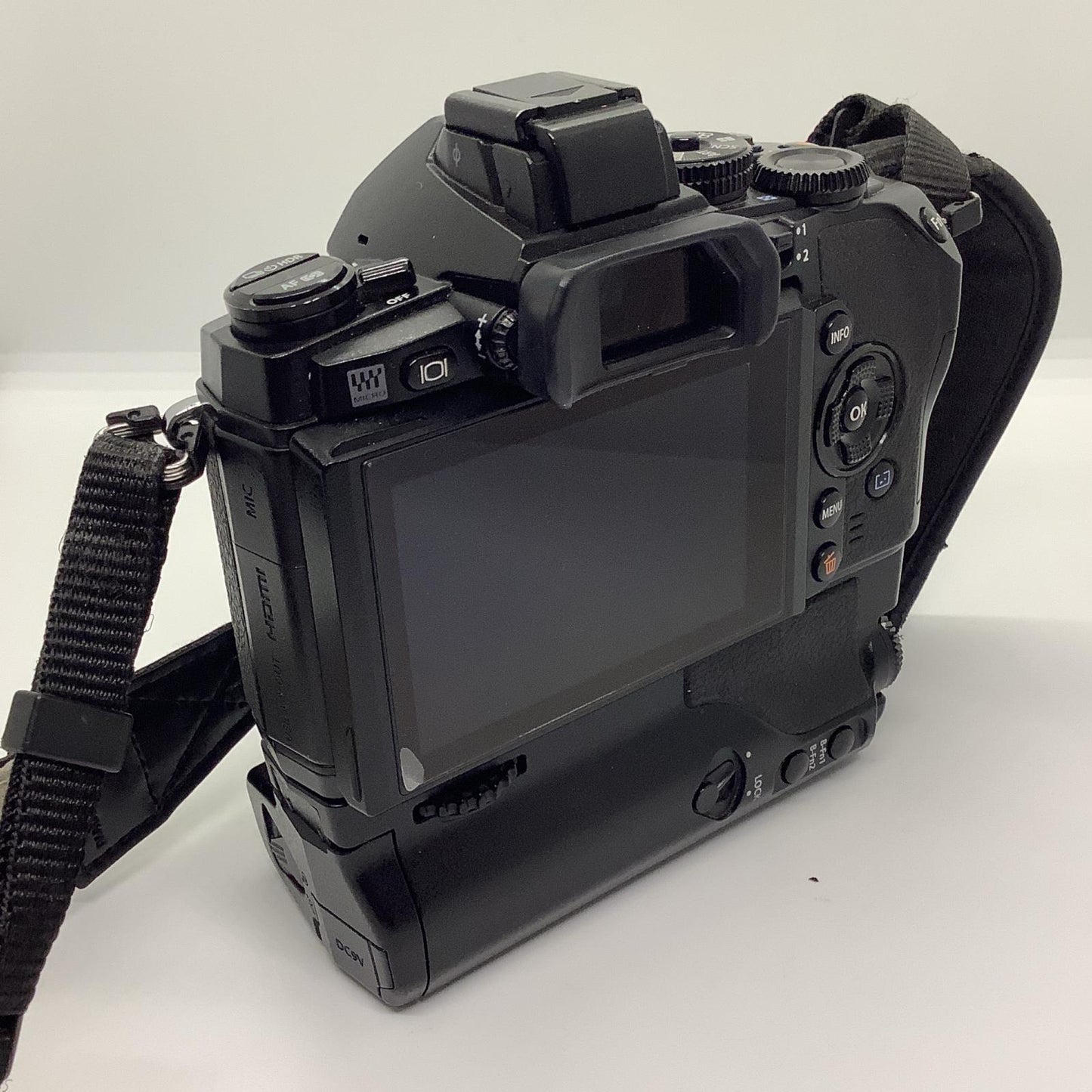 【全額返金保証】【最速発送】OLYMPUS デジタル一眼 OM-D E-M1 ボディ [ブラック] ブラック 動作確認済