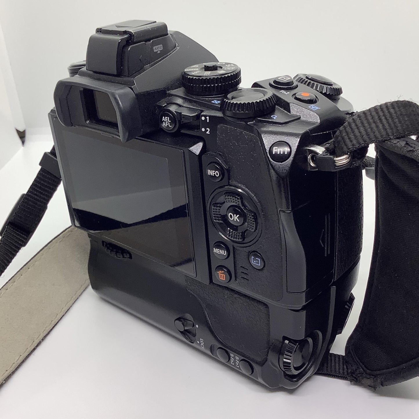 【全額返金保証】【最速発送】OLYMPUS デジタル一眼 OM-D E-M1 ボディ [ブラック] ブラック 動作確認済