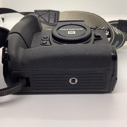 【全額返金保証】【最速発送】OLYMPUS デジタル一眼 OM-D E-M1 ボディ [ブラック] ブラック 動作確認済