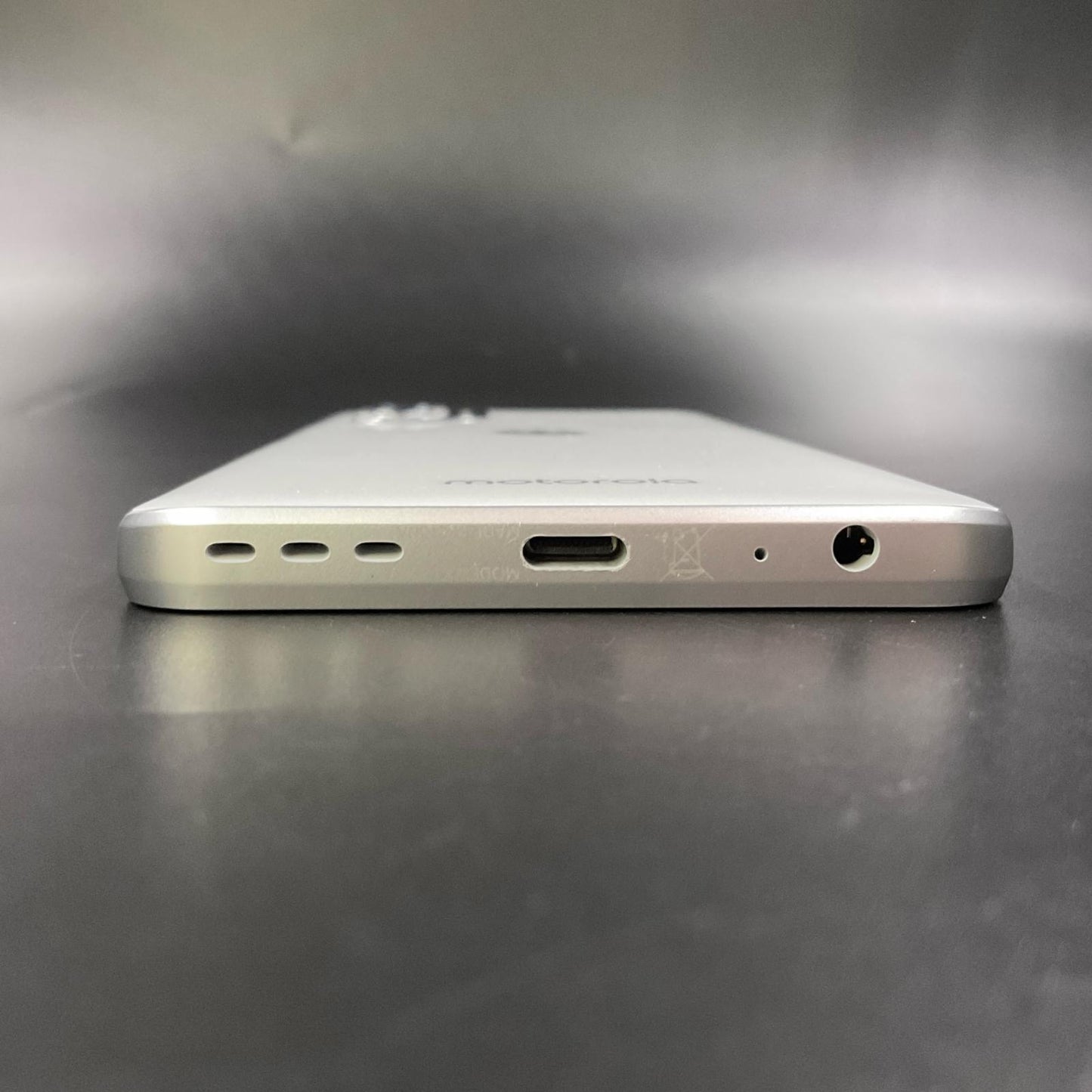 【全額返金保証】【最速発送】Motorola moto g 52j 5G 128GB パールホワイト SIMフリー XT2219-1 動作確認済