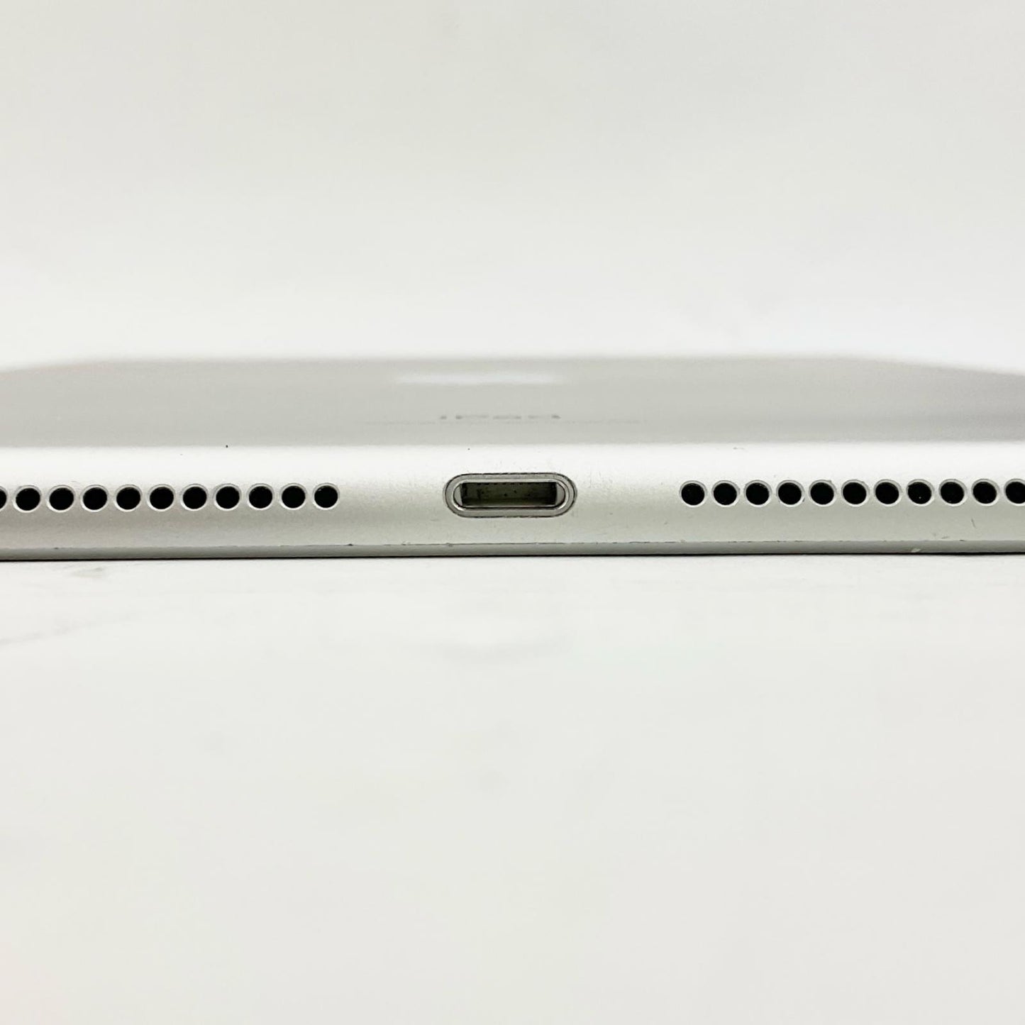 【全額返金保証】【最速発送】Apple iPad iPad 10.2インチ 第9世代 64GB シルバー Wi-Fi 美品 動作確認済