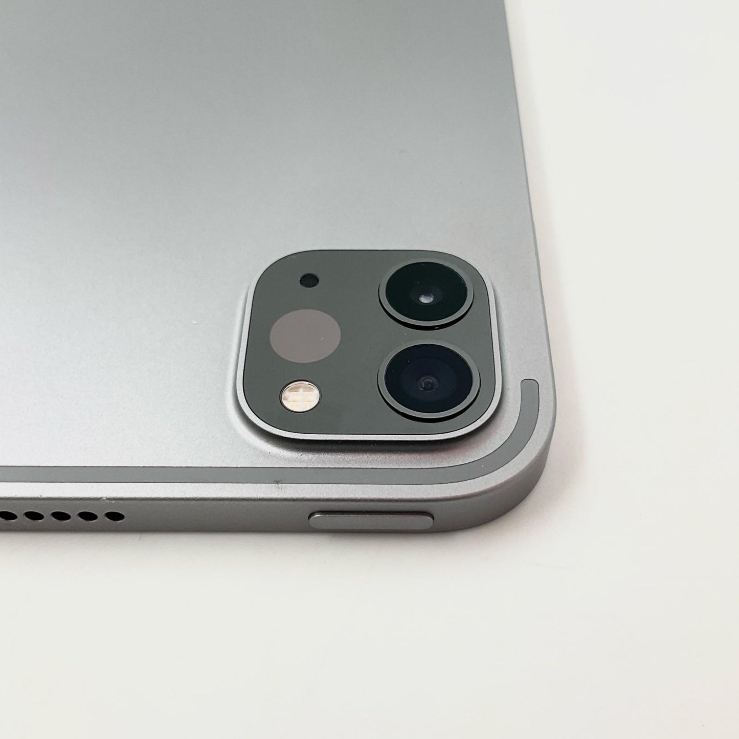 【最速発送】Apple iPad Pro 12.9インチ 第6世代 128GB スペースグレイ Wi-Fi【難有】