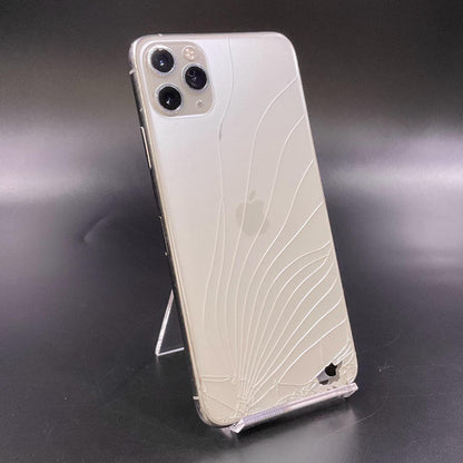 【最速発送】Apple iPhone iPhone 11 Pro Max 64GB シルバー au 白ロム【難有】 92%