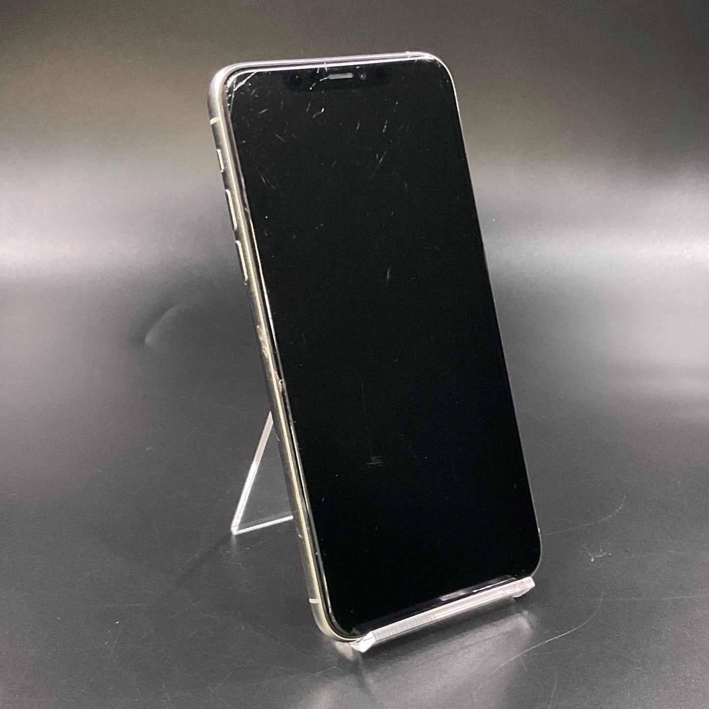 【最速発送】Apple iPhone iPhone 11 Pro Max 64GB シルバー au 白ロム【難有】 92%
