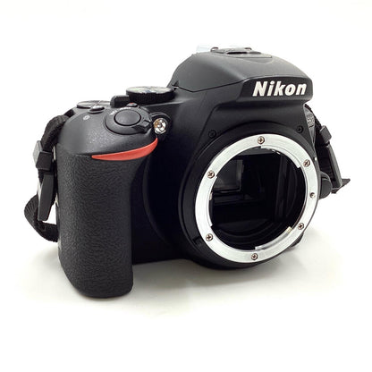 【全額返金保証】【最速発送】Nikon デジタル一眼 D5600 ボディ ブラック 美品 動作確認済