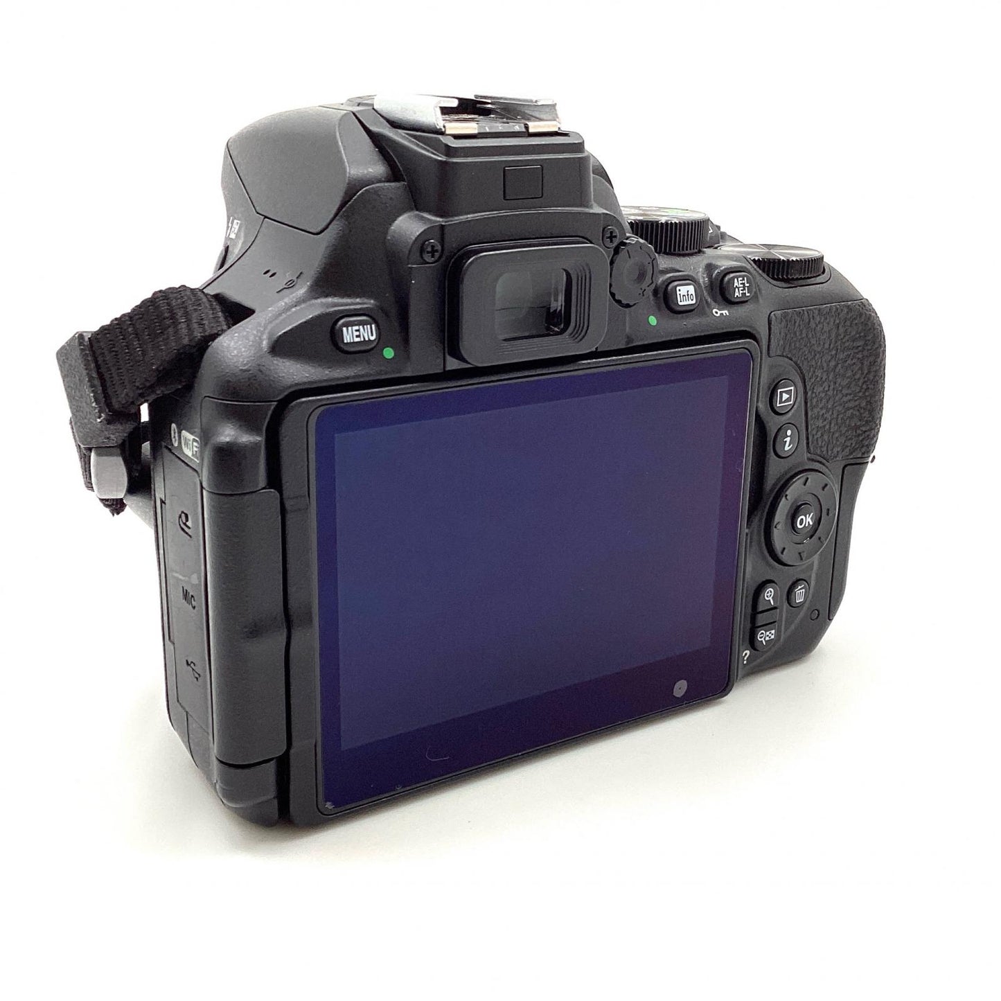 【全額返金保証】【最速発送】Nikon デジタル一眼 D5600 ボディ ブラック 美品 動作確認済