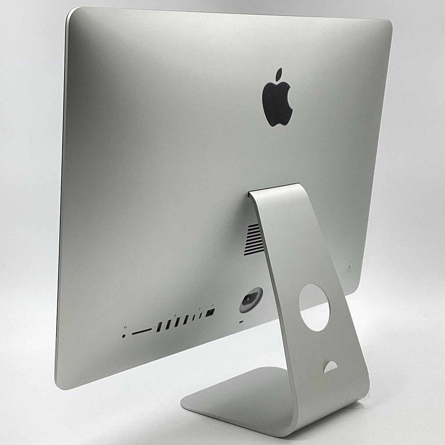 【全額返金保証】【最速発送】Apple iMac 21.5インチ クアッドコア intel core i3 8GB SSD 256GB シルバー 美品 動作確認済