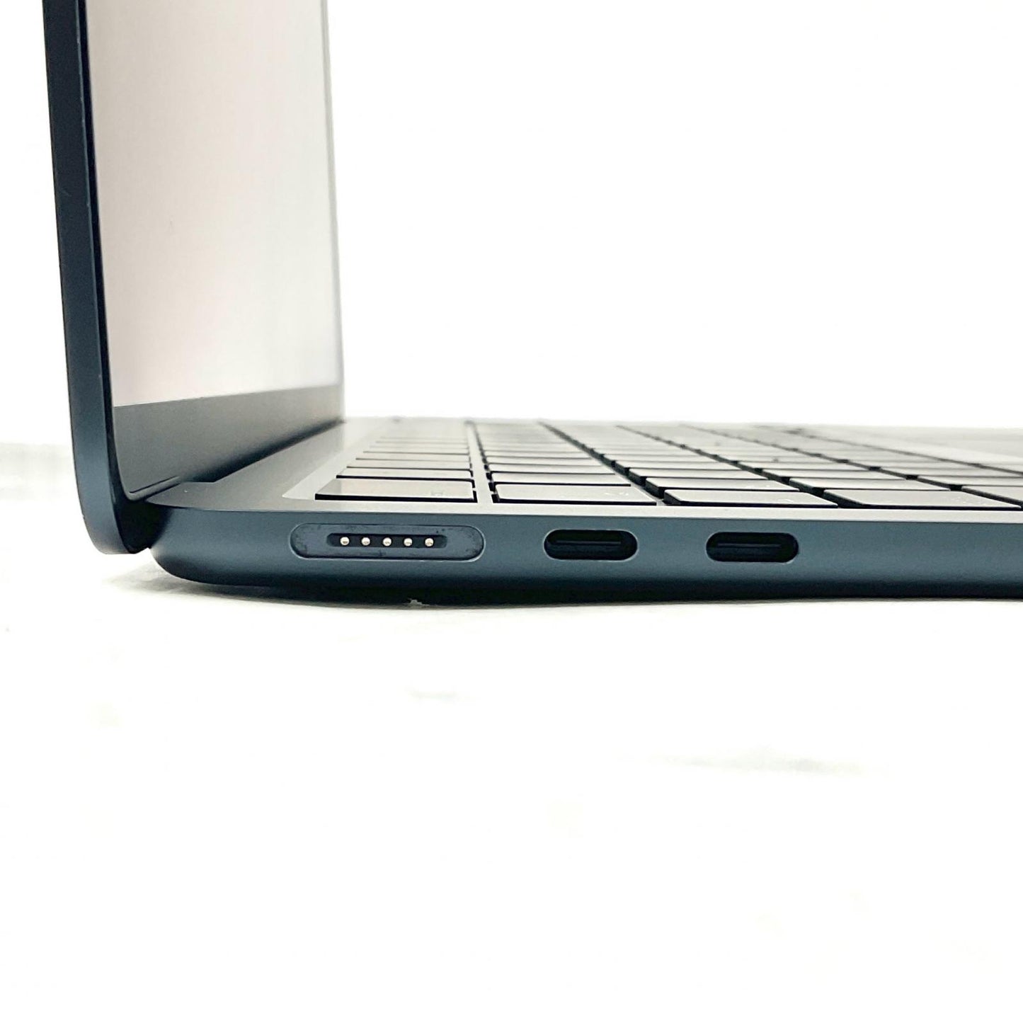 【全額返金保証】【最速発送】Apple MacBook Air 13.6インチ 2022 Apple M2 8GB SSD 256GB ミッドナイト 95% 動作確認済