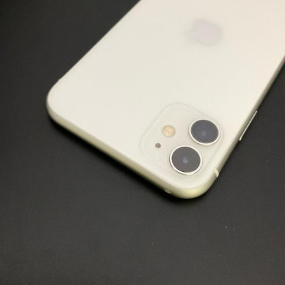 【最速発送】Apple iPhone iPhone 11 128GB ホワイト au 白ロム【難有】 73%