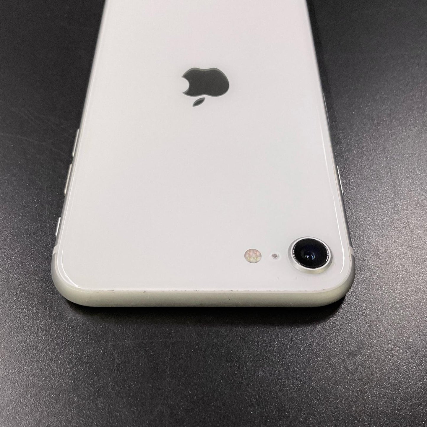 【全額返金保証】【最速発送】Apple iPhone iPhone SE（第2世代） 64GB ホワイト SIMフリー 白ロム 動作確認済 85%