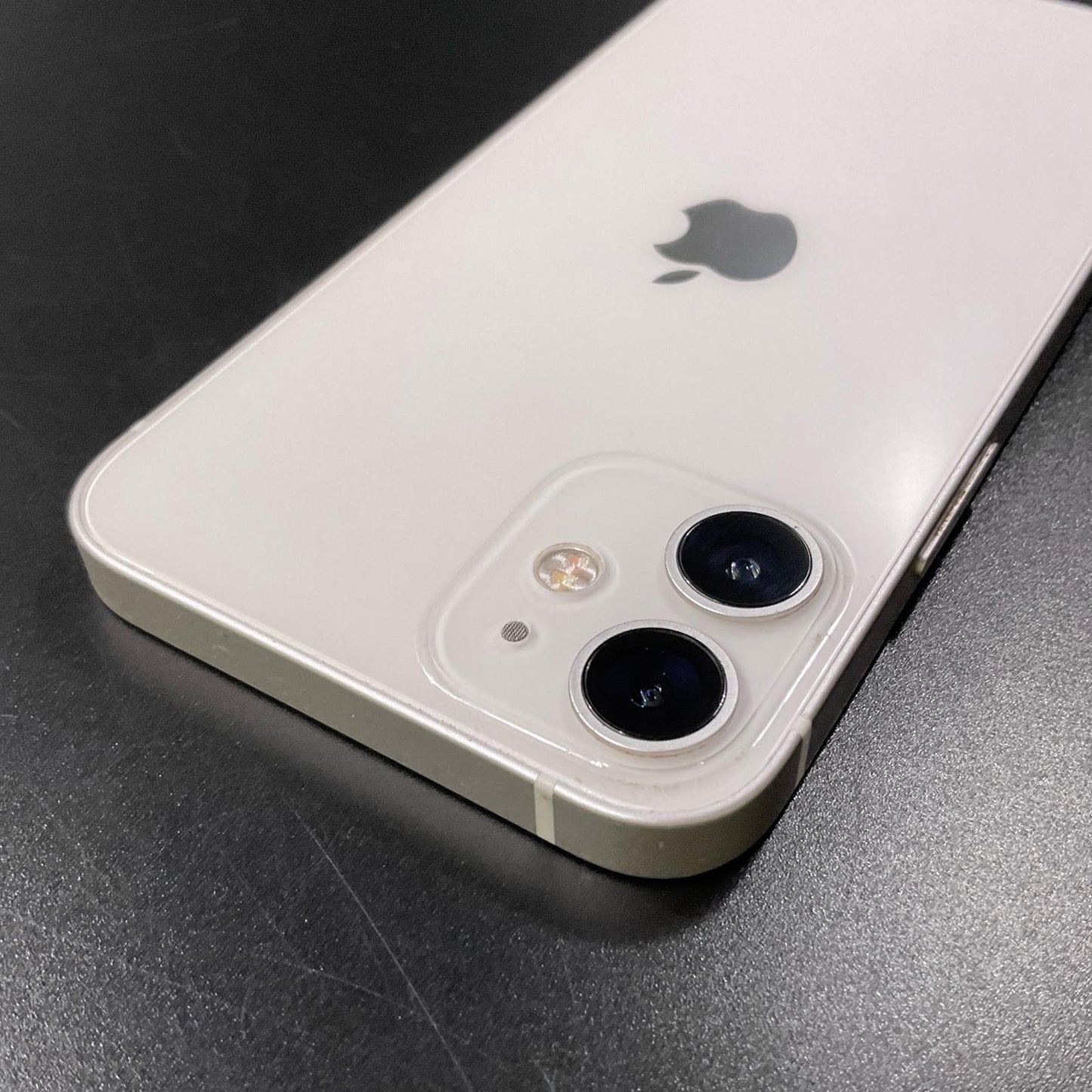 【全額返金保証】【最速発送】Apple iPhone iPhone 12 mini 128GB  au 白ロム 動作確認済 72%