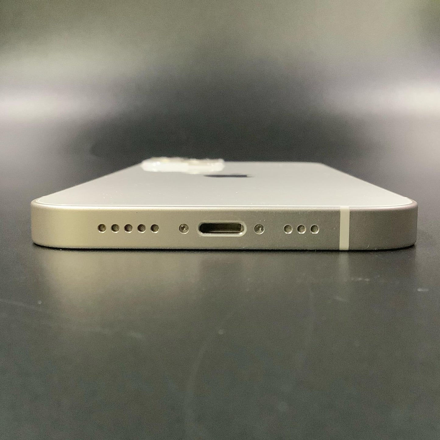【全額返金保証】【最速発送】Apple iPhone iPhone 13 128GB スターライト docomo 動作確認済 81%