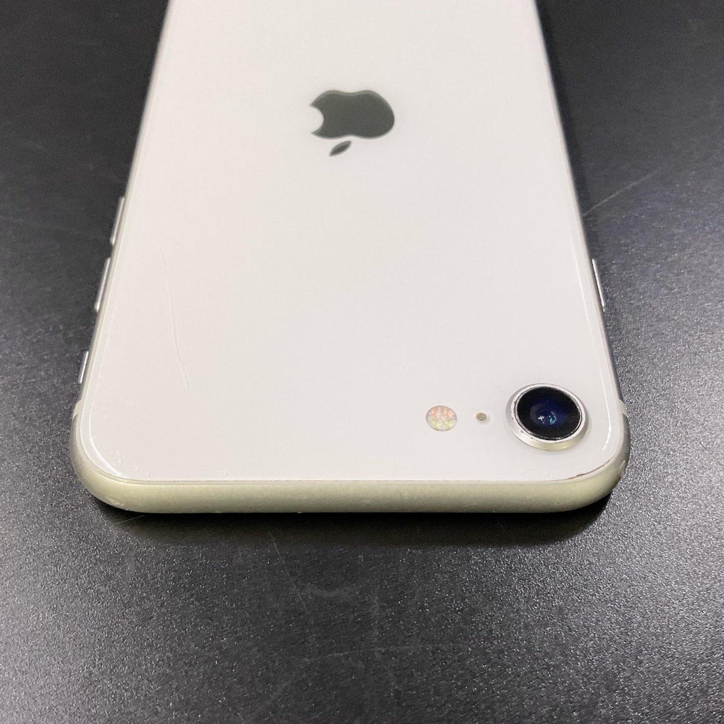 【全額返金保証】【最速発送】Apple iPhone iPhone SE（第3世代） 128GB docomo 白ロム 動作確認済 76%