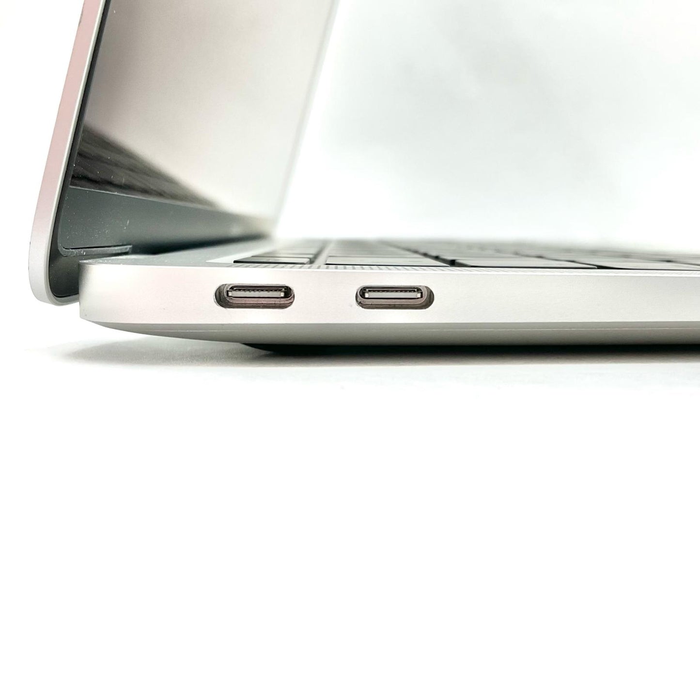 【全額返金保証】【最速発送】Apple MacBook Air 13インチ 2020 Apple M1 8GB SSD 512GB シルバー 98% 動作確認済