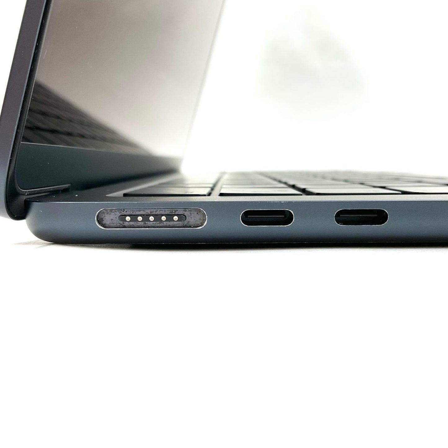 【全額返金保証】【最速発送】Apple MacBook Air 13.6インチ 2022 Apple M2 16GB SSD 256GB ミッドナイト 90% 動作確認済