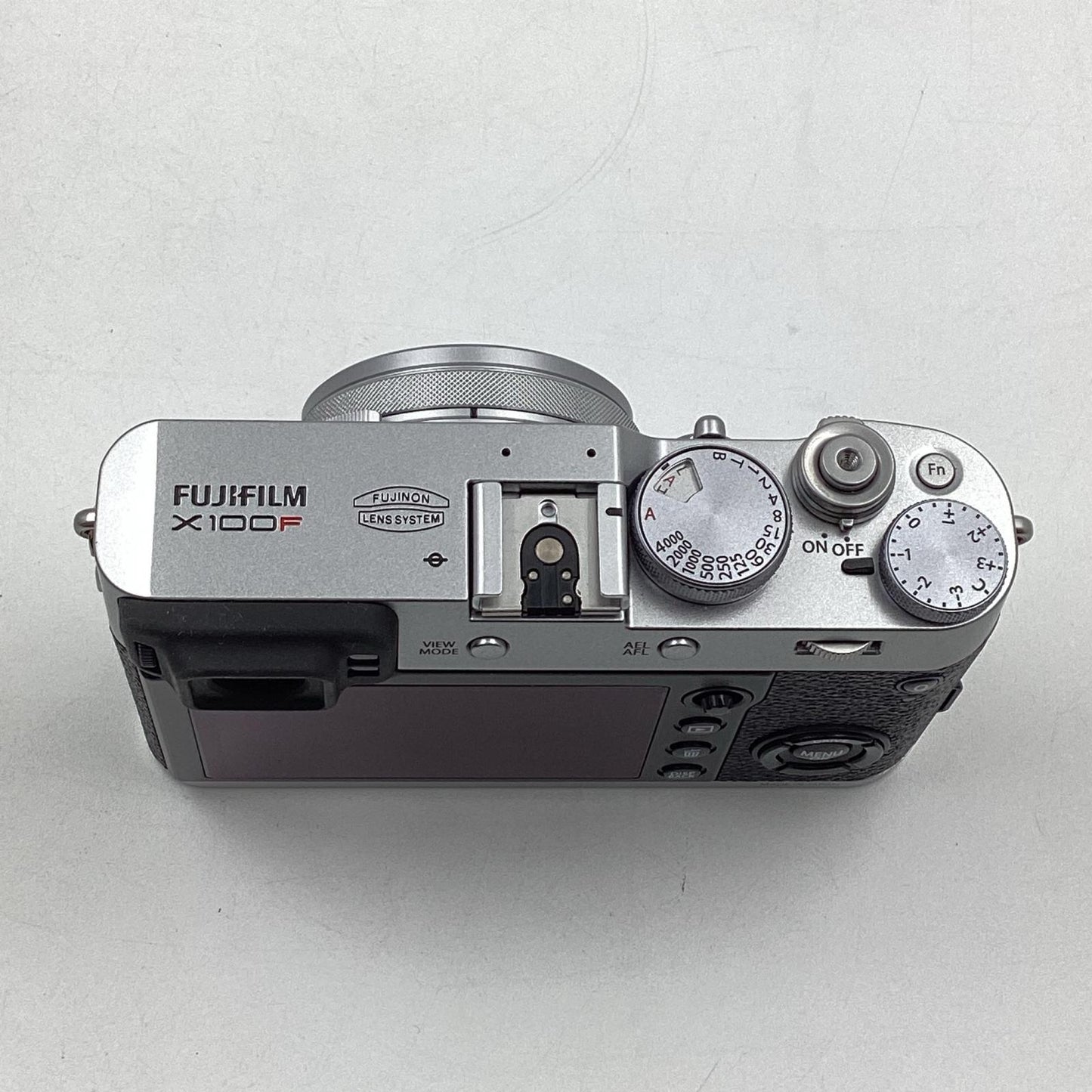 【全額返金保証】【最速発送】FUJIFILM コンパクトデジタルカメラ X100F [シルバー] 美品 動作確認済