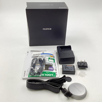 【全額返金保証】【最速発送】FUJIFILM コンパクトデジタルカメラ X100F [シルバー] 美品 動作確認済