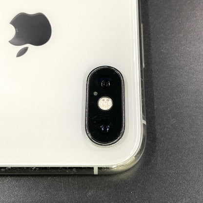 【全額返金保証】【最速発送】Apple iPhone iPhone XS 64GB シルバー docomo SIMフリー 白ロム 動作確認済 71%