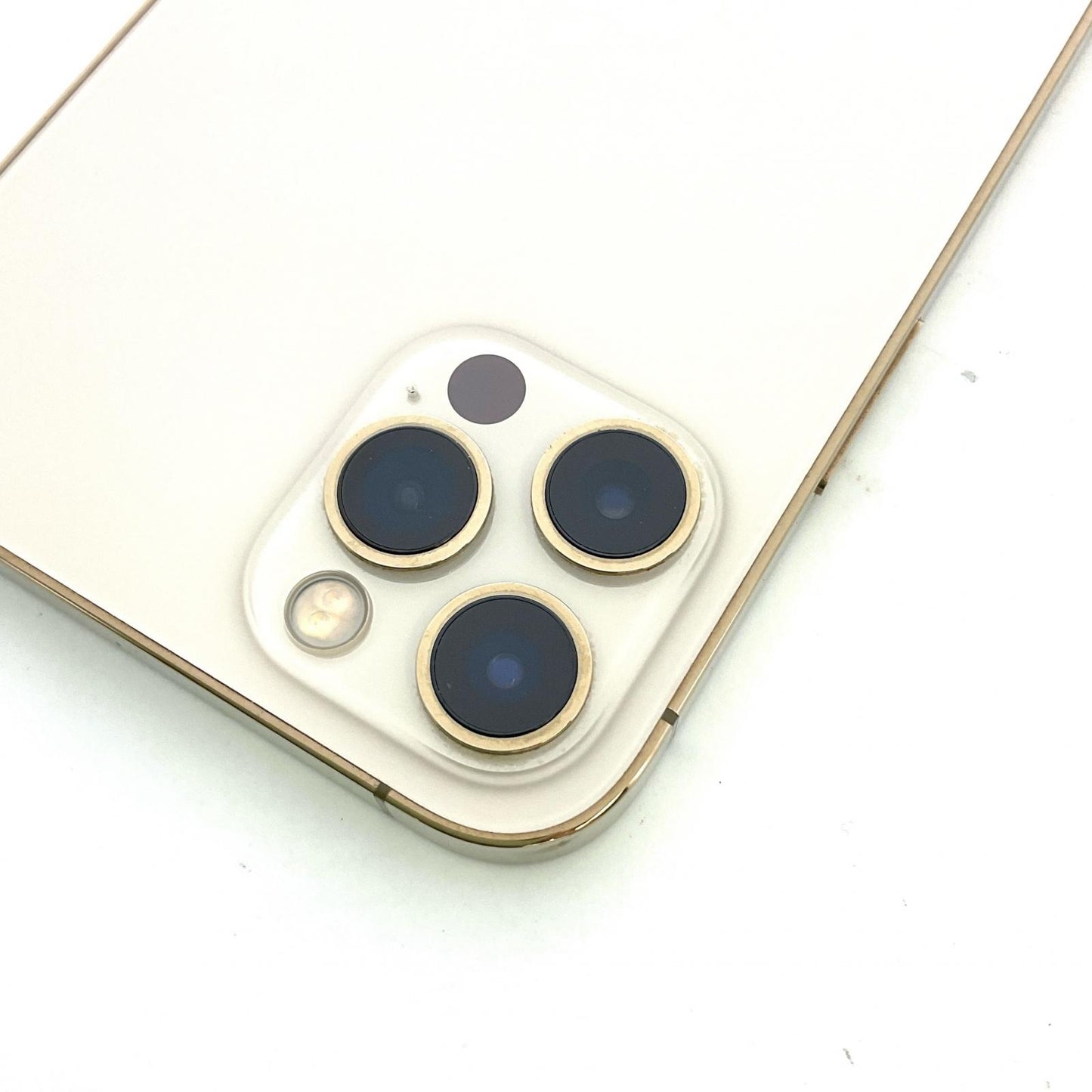 【全額返金保証】【最速発送】Apple iPhone iPhone 12 Pro 256GB ゴールド au SIMフリー 白ロム 動作確認済 85%