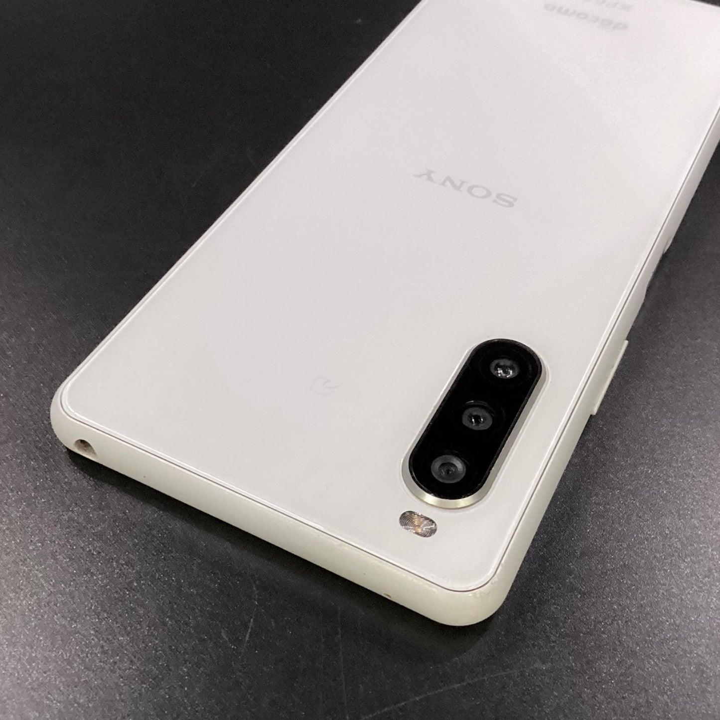 【全額返金保証】【最速発送】Sony Xperia 10 II 64GB ホワイト docomo SO-41A 白ロム 動作確認済