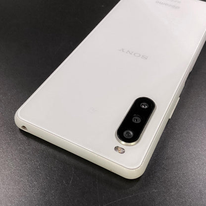 【全額返金保証】【最速発送】Sony Xperia 10 II 64GB ホワイト docomo SO-41A 白ロム 動作確認済