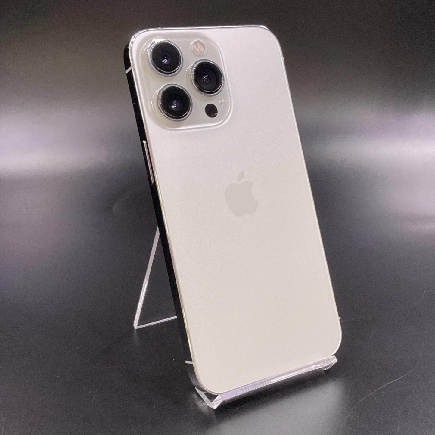 【全額返金保証】【最速発送】Apple iPhone iPhone 13 Pro 256GB シルバー docomo 白ロム 動作確認済 76%