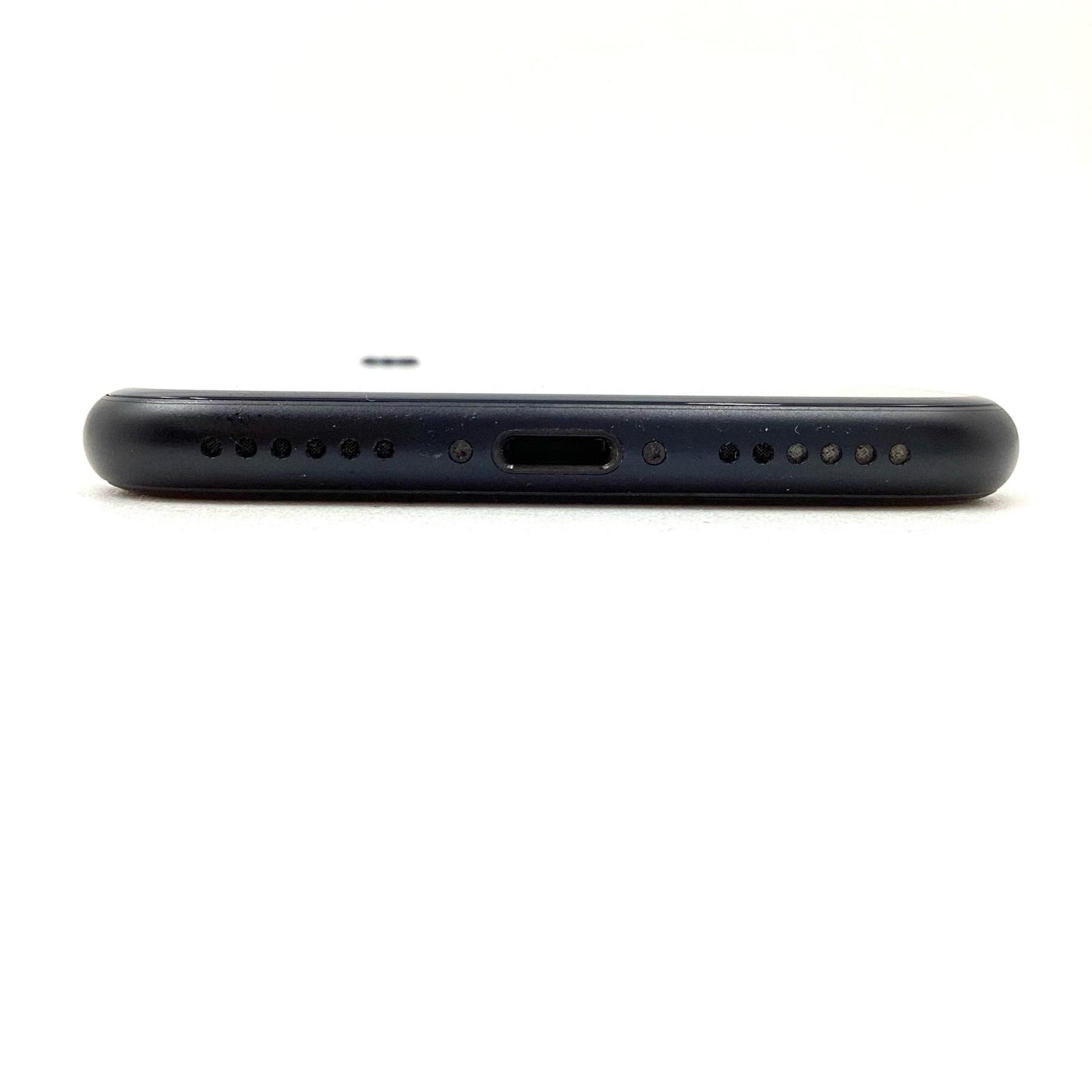 【全額返金保証】【最速発送】Apple iPhone iPhone SE（第3世代） 64GB ミッドナイト docomo 白ロム 動作確認済 83%