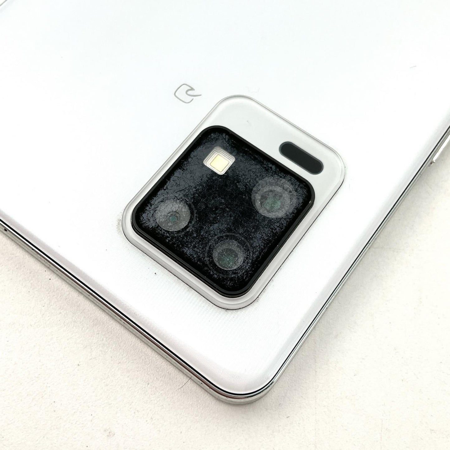 【全額返金保証】【最速発送】SHARP AQUOS zero 6 128GB ホワイト 楽天モバイル SIMフリー SH-RM18 白ロム 動作確認済