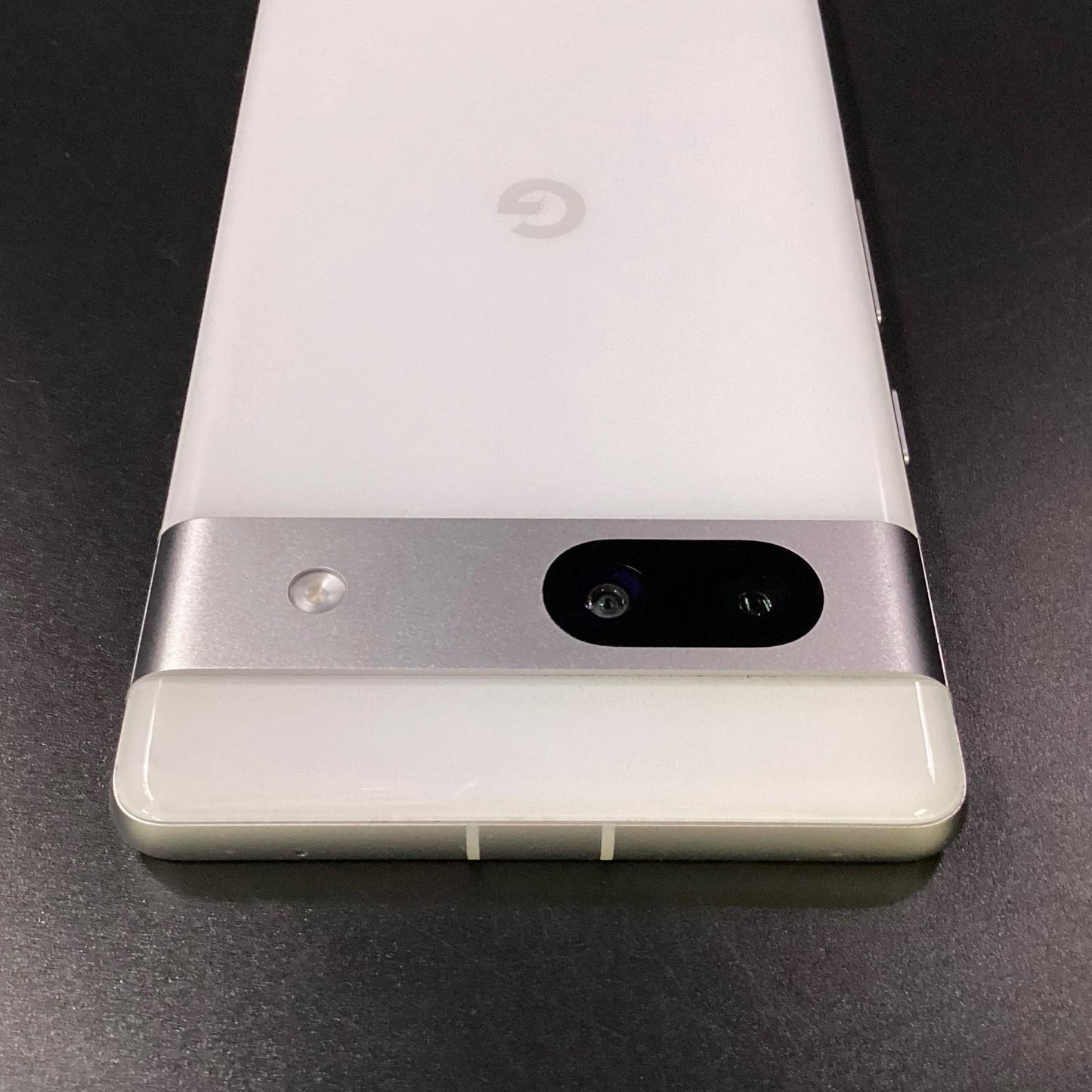 【全額返金保証】【最速発送】Google Pixel 7a 128GB snow au SIMフリー Pixel 7a 白ロム 美品 動作確認済